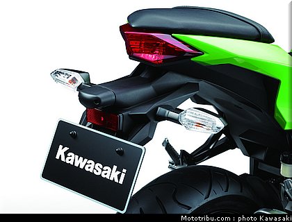 kawasaki_2013_ninja_300_24.jpg