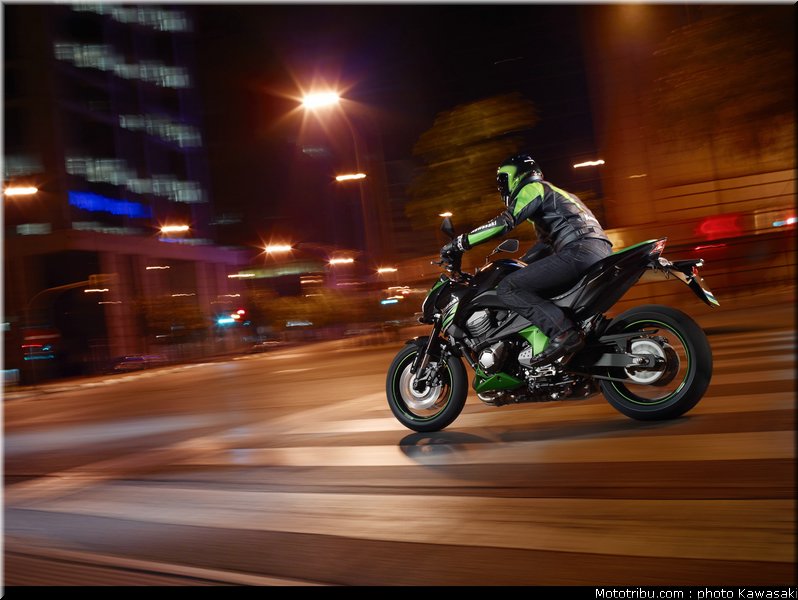 kawasaki_2013_z800_004