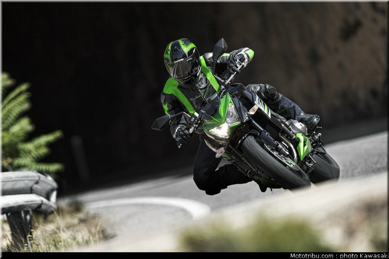 kawasaki_2013_z800_006