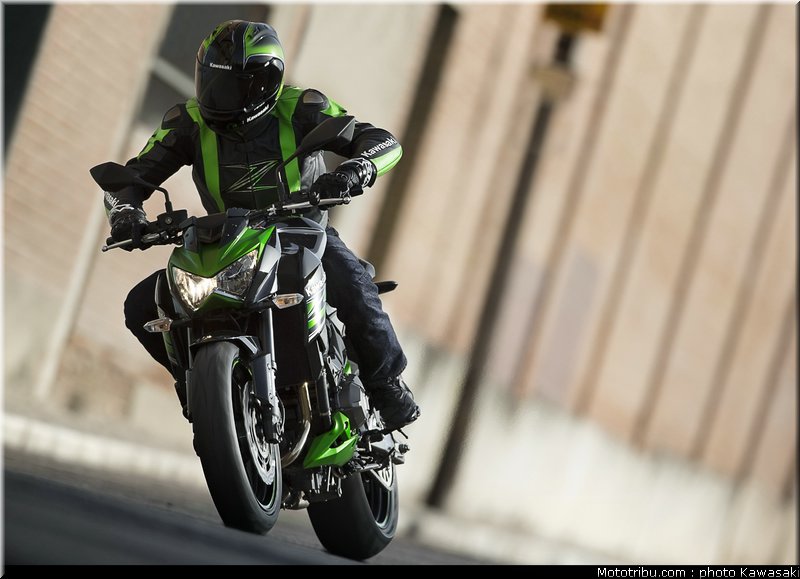 kawasaki_2013_z800_013
