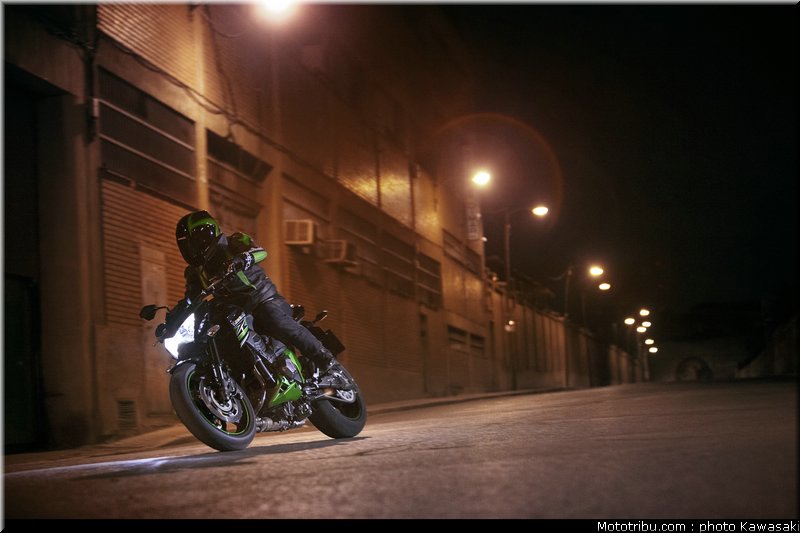 kawasaki_2013_z800_017