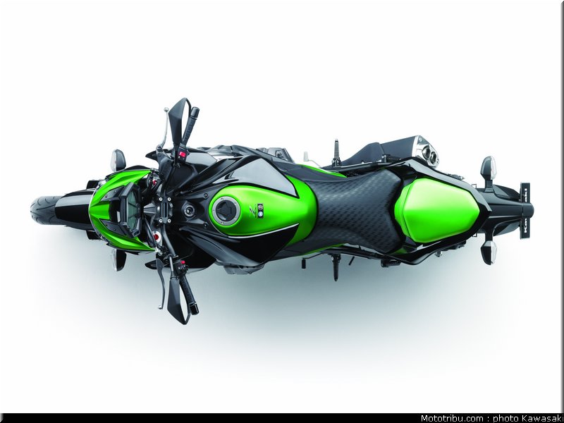kawasaki_2013_z800_029
