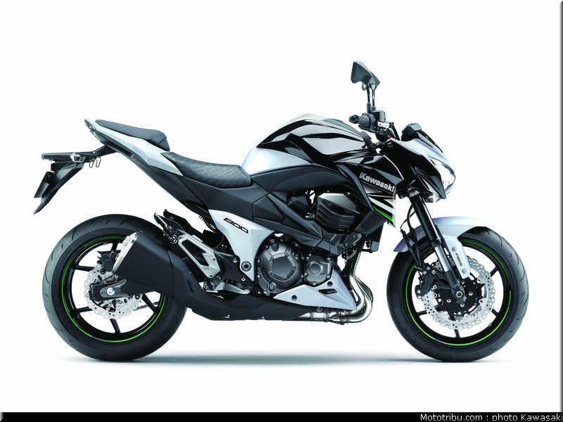 kawasaki_2013_z800_034