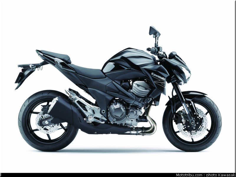 kawasaki_2013_z800_036