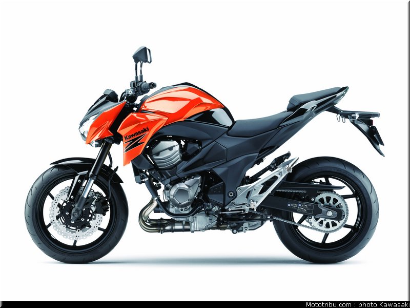 kawasaki_2013_z800_037