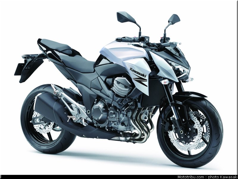 kawasaki_2013_z800_040