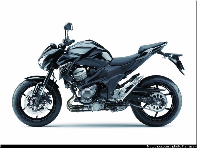 kawasaki_2013_z800_043