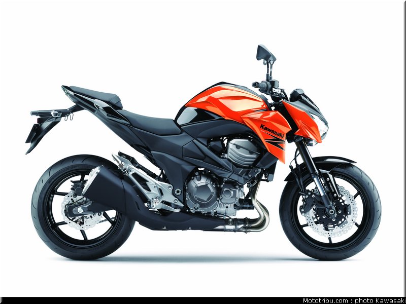 kawasaki_2013_z800_048