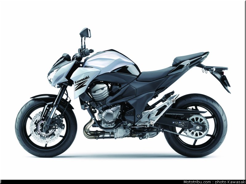 kawasaki_2013_z800_049