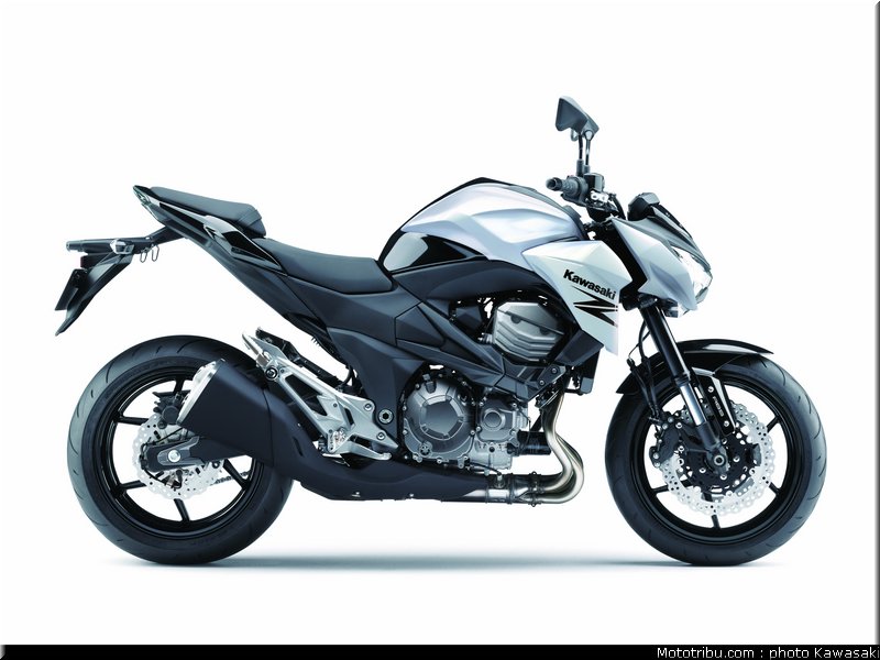 kawasaki_2013_z800_051