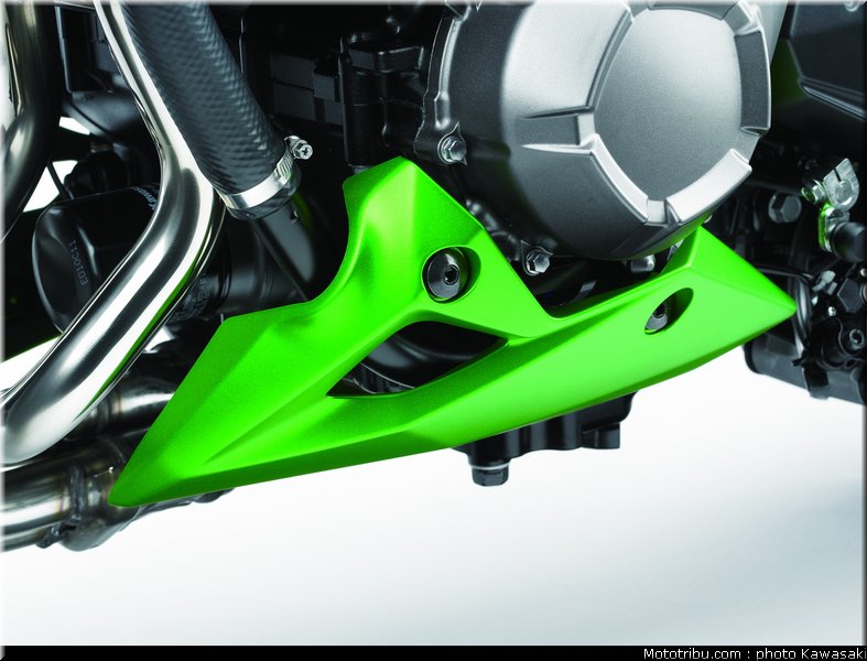 kawasaki_2013_z800_054