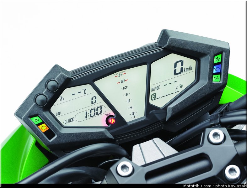 kawasaki_2013_z800_057