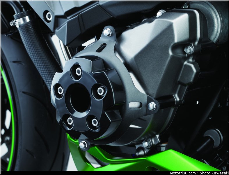 kawasaki_2013_z800_061