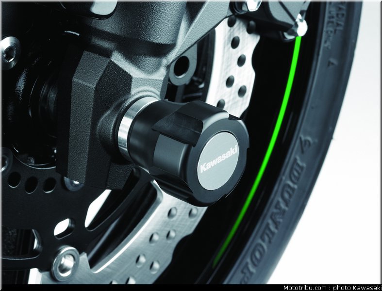 kawasaki_2013_z800_062