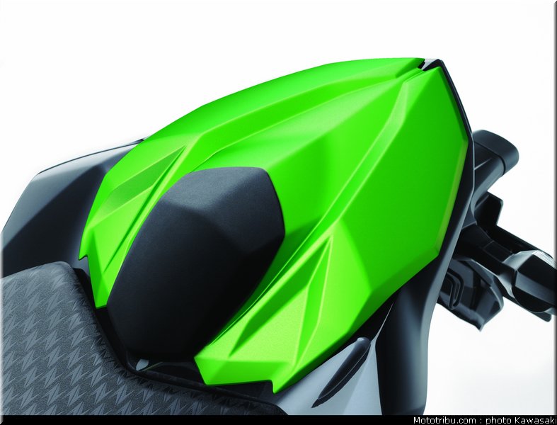 kawasaki_2013_z800_063