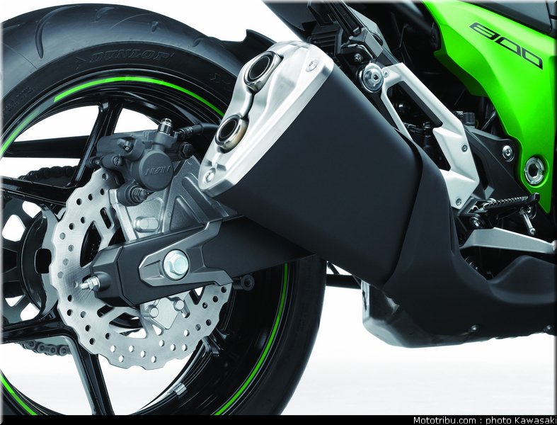 kawasaki_2013_z800_068
