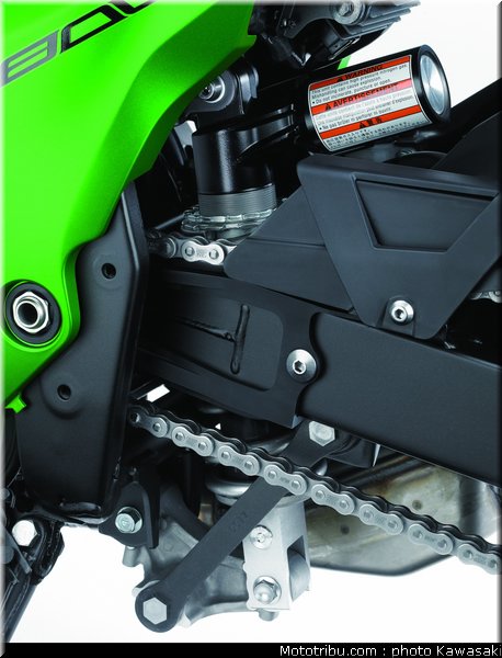 kawasaki_2013_z800_078