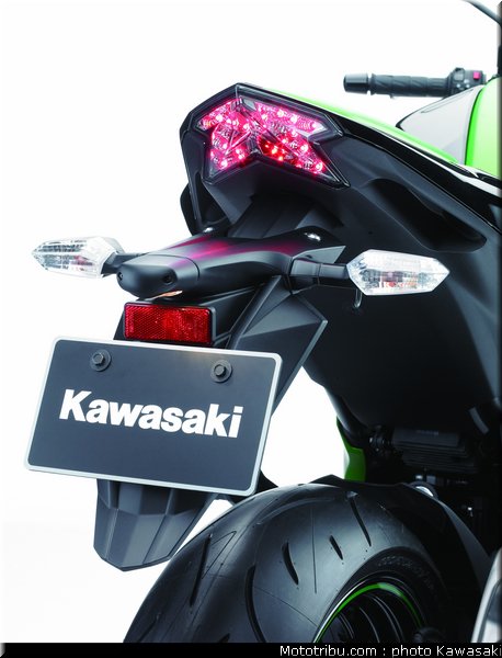 kawasaki_2013_z800_079