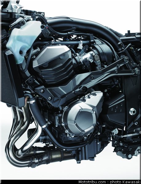 kawasaki_2013_z800_080