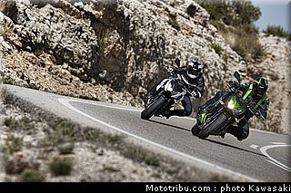 kawasaki_2013_z800_010.jpg