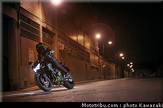 kawasaki_2013_z800_017.jpg
