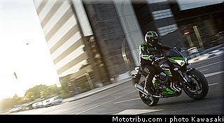kawasaki_2013_z800_019.jpg