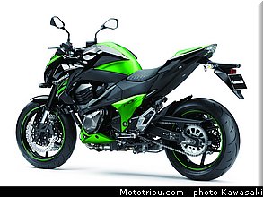 kawasaki_2013_z800_025.jpg
