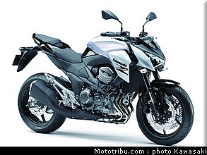 kawasaki_2013_z800_040.jpg