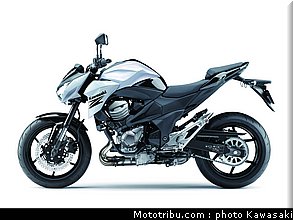 kawasaki_2013_z800_041.jpg