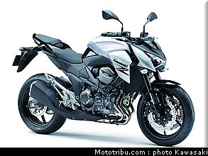 kawasaki_2013_z800_050.jpg