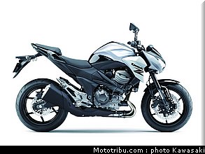 kawasaki_2013_z800_051.jpg