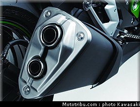 kawasaki_2013_z800_055.jpg