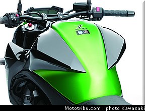 kawasaki_2013_z800_056.jpg