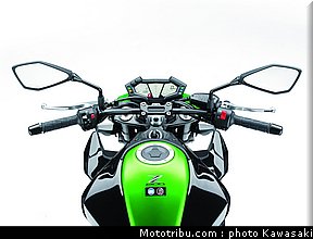 kawasaki_2013_z800_058.jpg