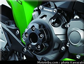 kawasaki_2013_z800_060.jpg