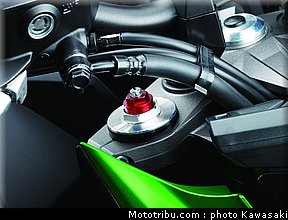 kawasaki_2013_z800_064.jpg