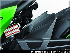 kawasaki_2013_z800_069.jpg