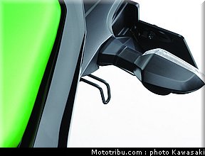 kawasaki_2013_z800_072.jpg