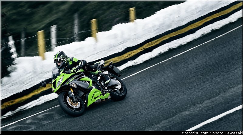 kawasaki_2013_zx_6r_003