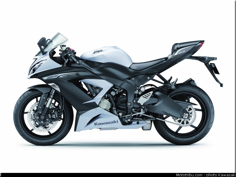 kawasaki_2013_zx_6r_012