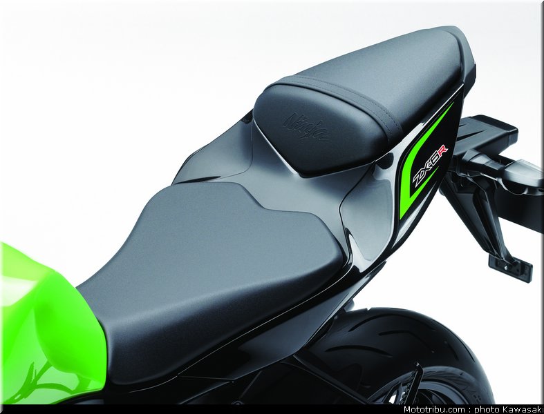 kawasaki_2013_zx_6r_025