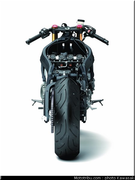kawasaki_2013_zx_6r_031