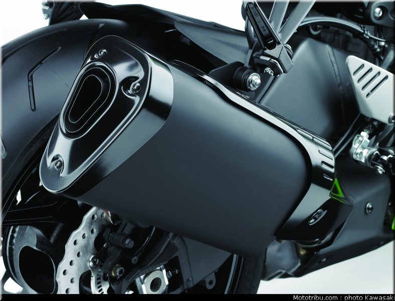 kawasaki_2013_zx_6r_034