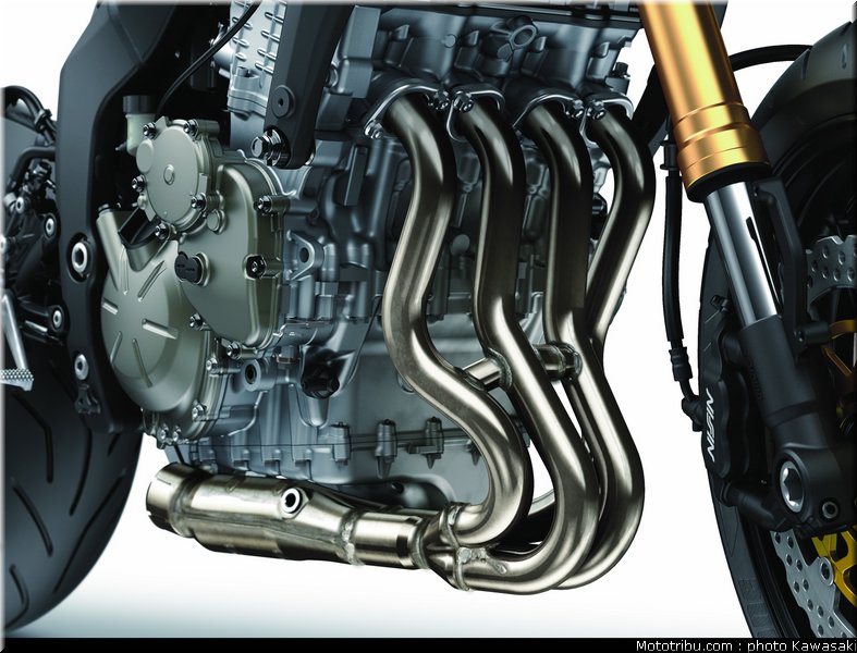 kawasaki_2013_zx_6r_039