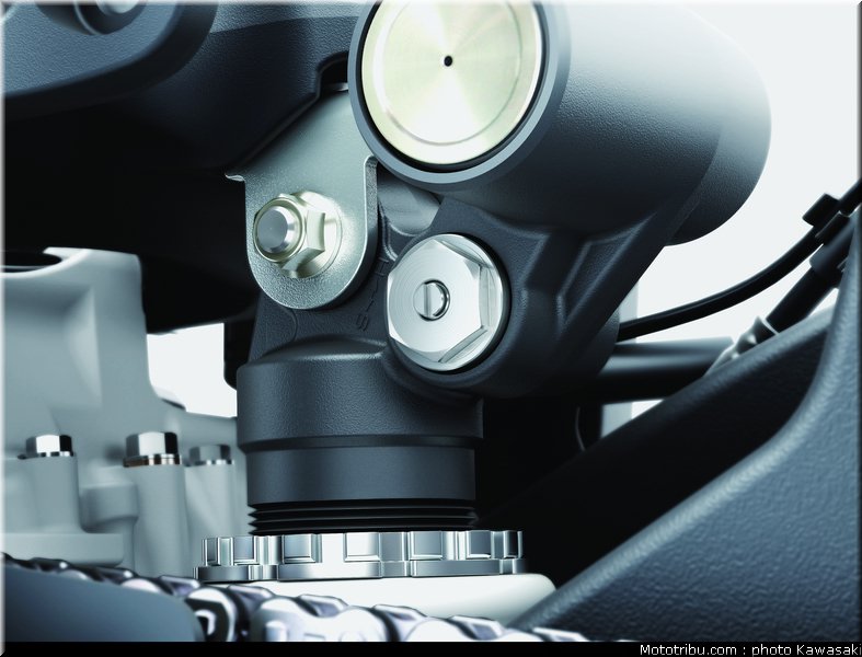 kawasaki_2013_zx_6r_041