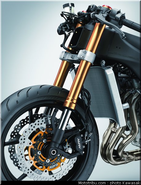 kawasaki_2013_zx_6r_045