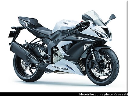 kawasaki_2013_zx_6r_013.jpg