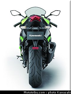kawasaki_2013_zx_6r_015.jpg