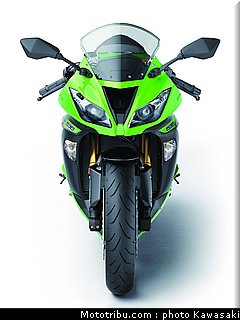 kawasaki_2013_zx_6r_016.jpg