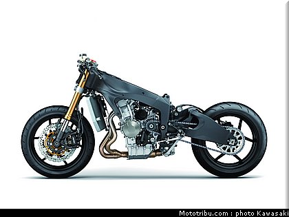 kawasaki_2013_zx_6r_027.jpg